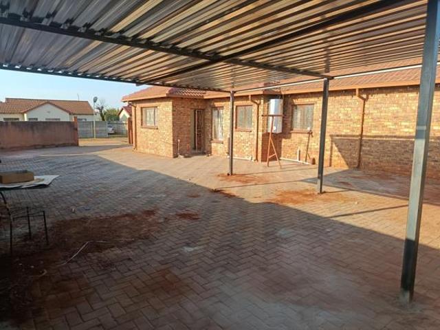 House for rent in Waterkloof, Gauteng