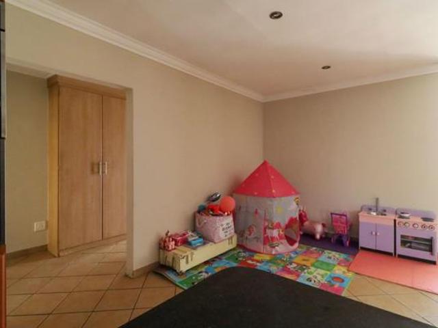 House for rent in Waterkloof, Gauteng