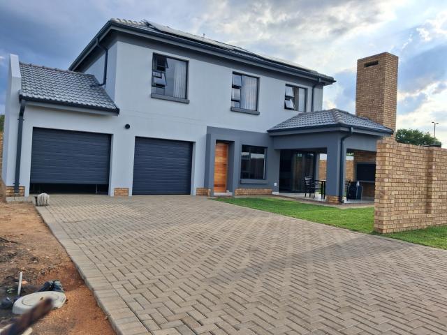 House for sale in Akasia, Gauteng
