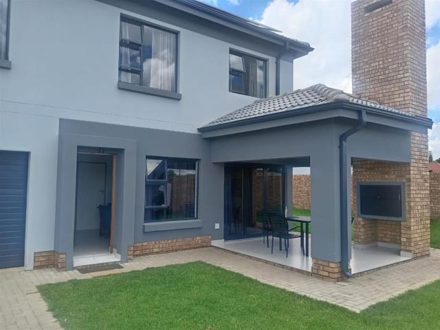 House for sale in Akasia, Gauteng