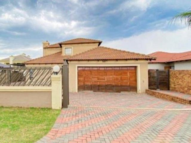 House for rent in Waterkloof, Gauteng