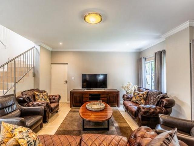 House for rent in Waterkloof, Gauteng