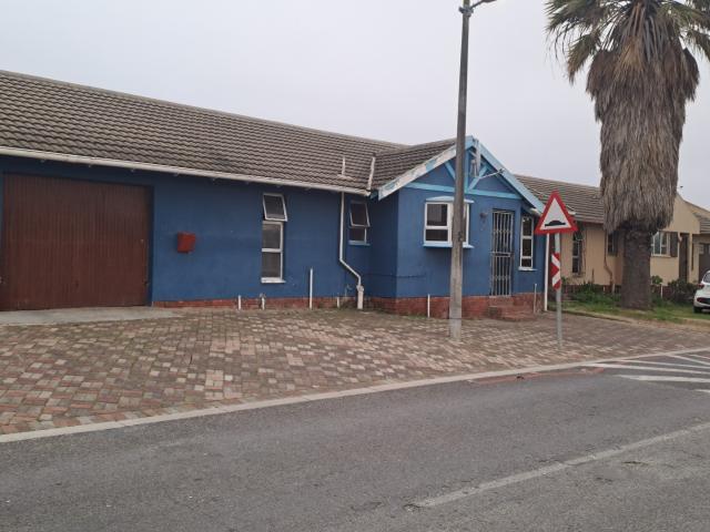 House for sale in Blue Downs, Western Cape