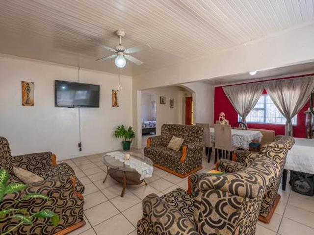 House for sale in Cape Town, Western Cape