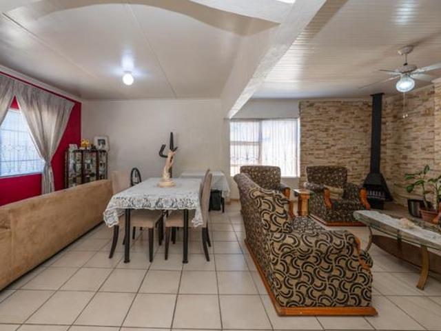 House for sale in Cape Town, Western Cape