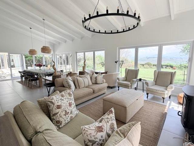 House for sale in Drakensberg, Okhahlamba Local Municipality