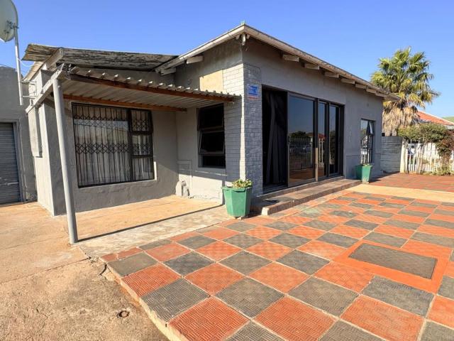 House for sale in Frances Baard, Northern Cape