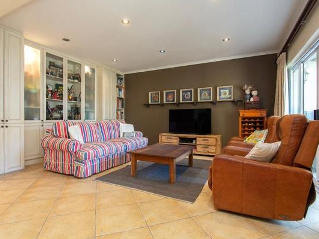 House for sale in Cape Town, Western Cape