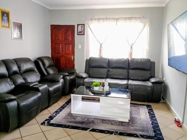 House for sale in Vanderbijlpark, Emfuleni Local Municipality