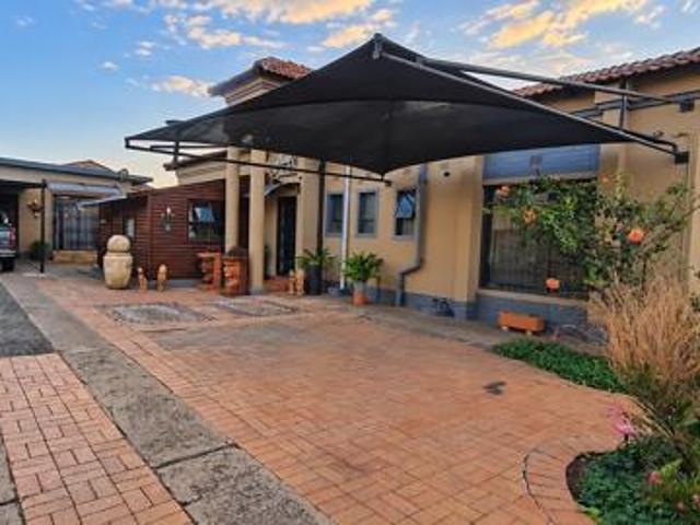 House for sale in Vanderbijlpark, Emfuleni Local Municipality