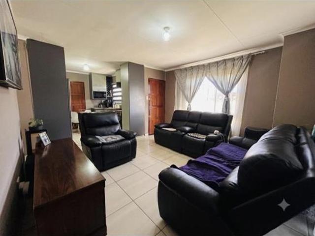 House for sale in Vanderbijlpark, Emfuleni Local Municipality