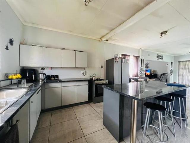 House for sale in Vanderbijlpark, Emfuleni Local Municipality