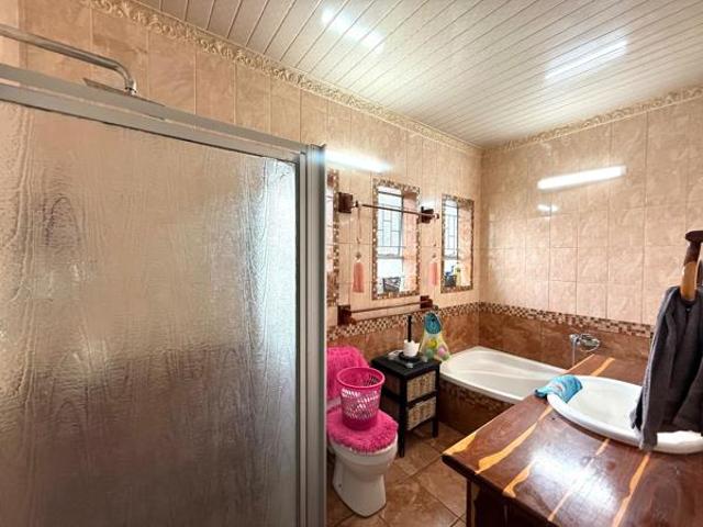 House for sale in Vanderbijlpark, Emfuleni Local Municipality