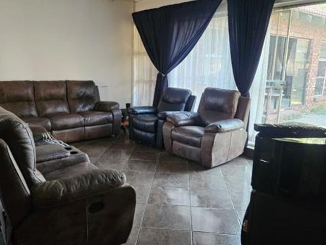 House for sale in Vanderbijlpark, Emfuleni Local Municipality
