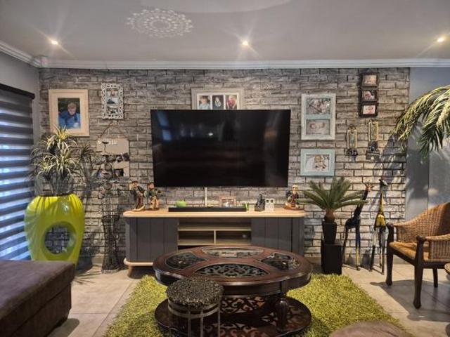 House for sale in Vanderbijlpark, Emfuleni Local Municipality
