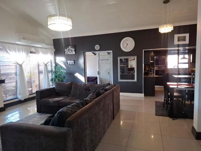 House for sale in Cape Town, Western Cape