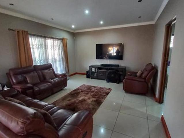 House for sale in Mount Moreland, Kwazulu-natal