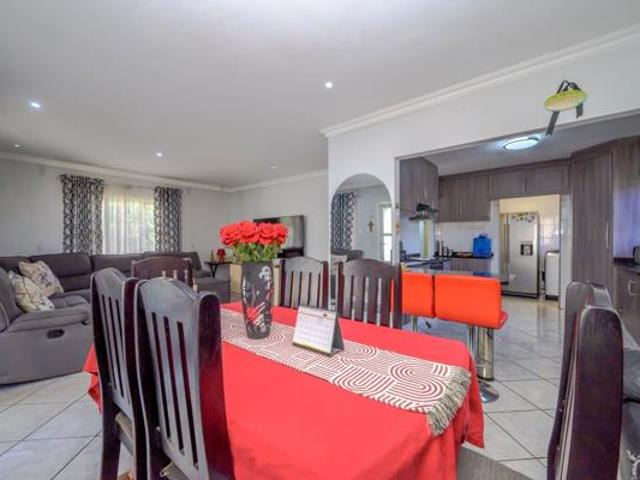 House for sale in Mount Moreland, Kwazulu-natal