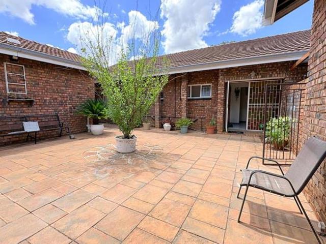 House for sale in Frances Baard, Northern Cape