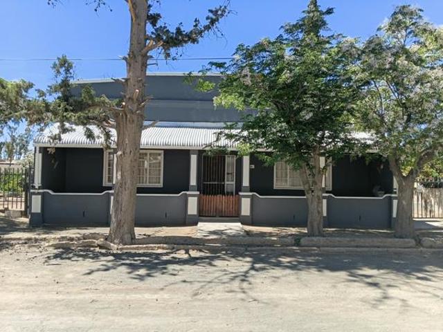 House for sale in Victoria West, Ubuntu Local Municipality
