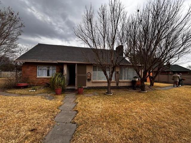 House for sale in Viljoenskroon, Free State