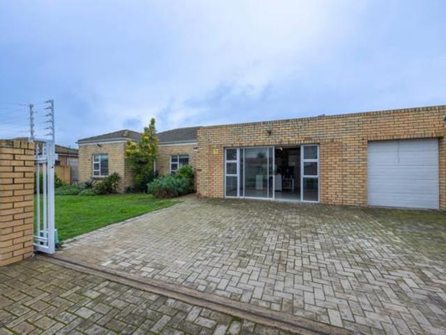 House for sale in Cape Town, Western Cape