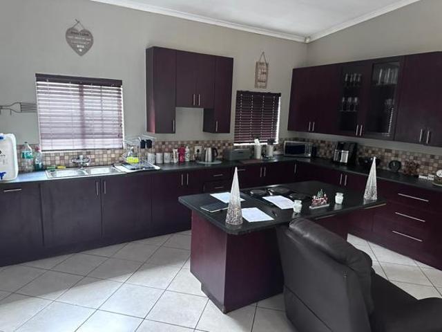 House for rent in Waterkloof, Gauteng