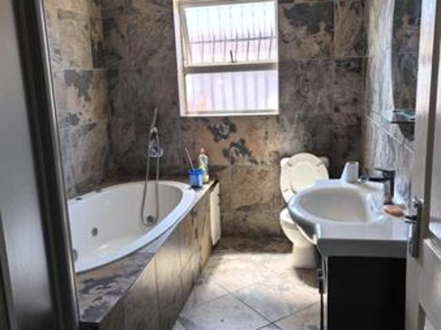 House for sale in Cape Town, Western Cape