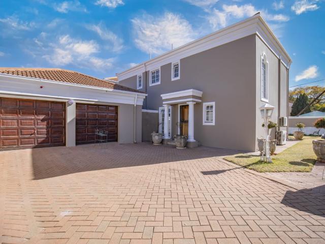 House for sale in Waterkloof, Gauteng