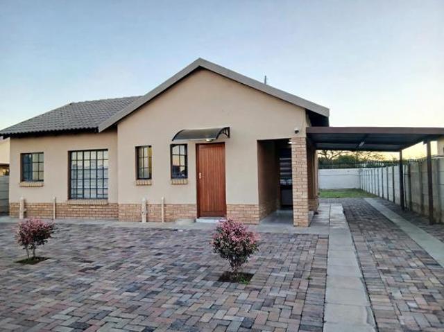 House for sale in Rustenburg Local Municipality, Bojanala Platinum District Municipality