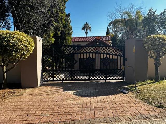 House for rent in Waterkloof, Gauteng