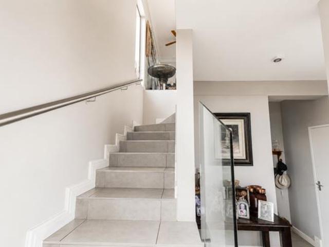 House for rent in Waterkloof, Gauteng