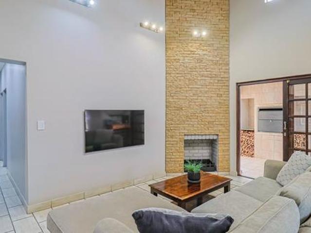 House for sale in Rustenburg Local Municipality, Bojanala Platinum District Municipality