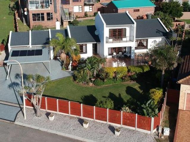 House for sale in Jeffreys Bay, Kouga Local Municipality