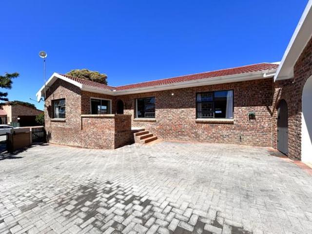 House for sale in Cape St Francis, Eastern Cape