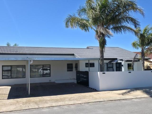 House for sale in Jeffreys Bay, Kouga Local Municipality