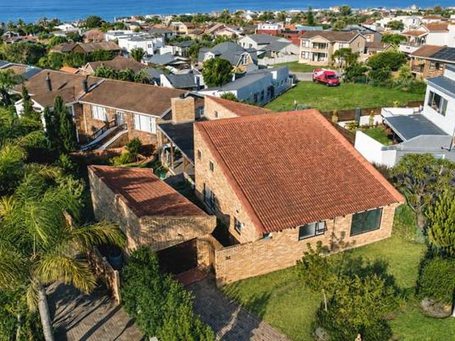 House for sale in Cape St Francis, Eastern Cape