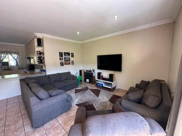 House for rent in Waterkloof, Gauteng