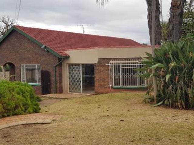 House for rent in Waterkloof, Gauteng