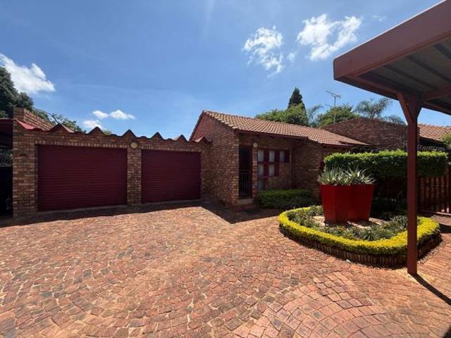 House for rent in Waterkloof, Gauteng
