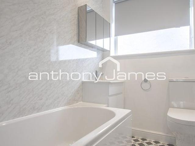 House for rent in Falconwood, Greater London