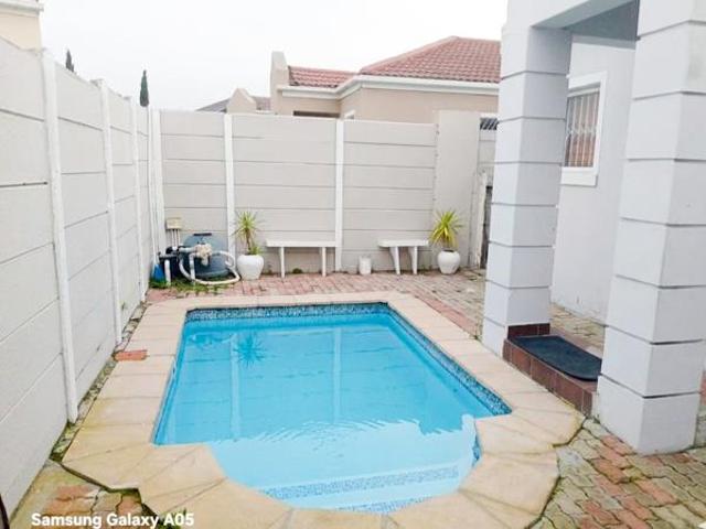 House for sale in Cape Town, Western Cape