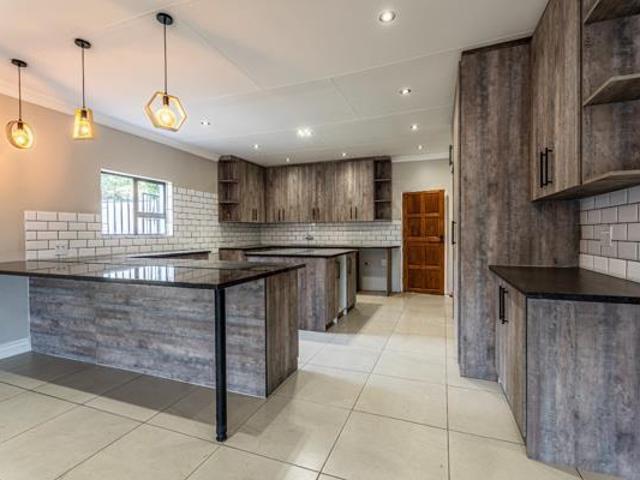 House for rent in Waterkloof, Gauteng