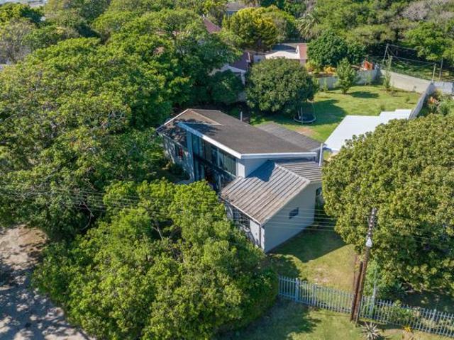 House for sale in Bushmans River Mouth, Eastern Cape