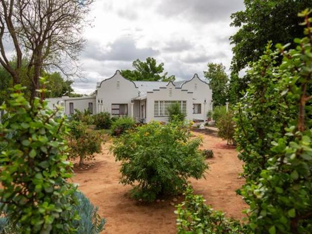House for sale in Oudtshoorn Local Municipality, Garden Route District Municipality