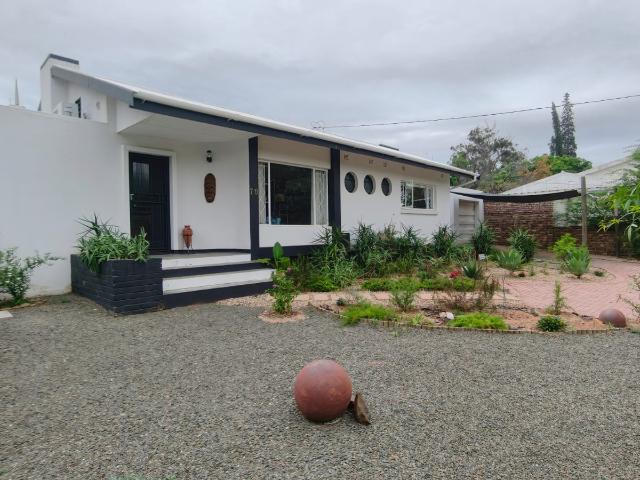 House for sale in Oudtshoorn Local Municipality, Garden Route District Municipality