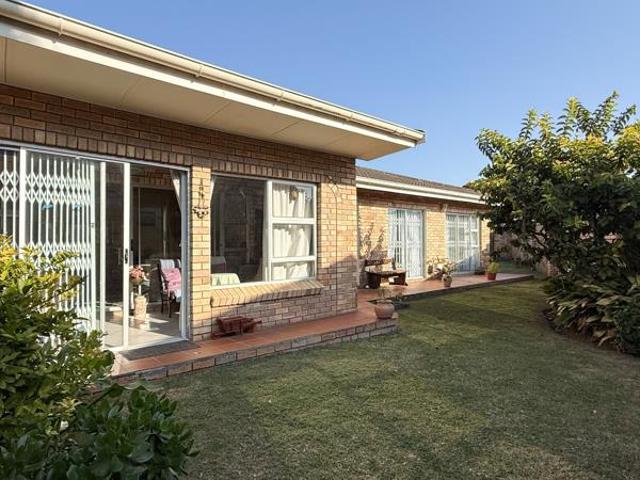 House for sale in Bushmans River Mouth, Eastern Cape