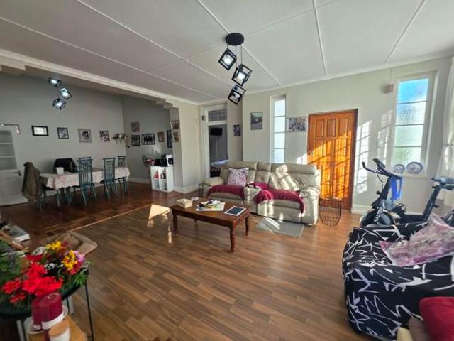 House for sale in Oudtshoorn Local Municipality, Garden Route District Municipality