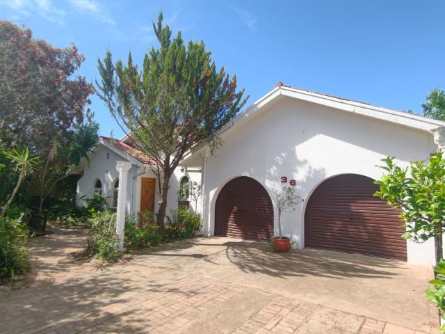House for sale in Oudtshoorn Local Municipality, Garden Route District Municipality