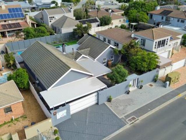 House for sale in Cape Town, Western Cape